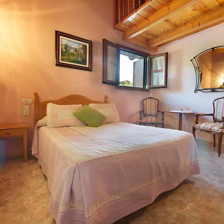 מלון Ca De Graus 2*